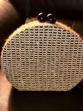Moda Luxe Gold Metallic Round Kiss Lock Clutch w/ Beaded Accent Lined